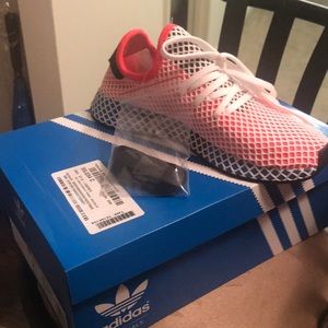 Men’s brand new Adidas Deerupt sneakers. 7.5
